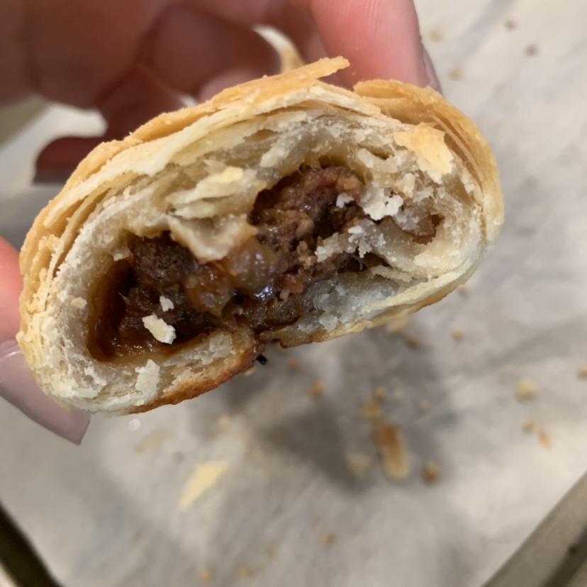 排四个小时队也买不到的鲜肉月饼，秘诀是放麻油！