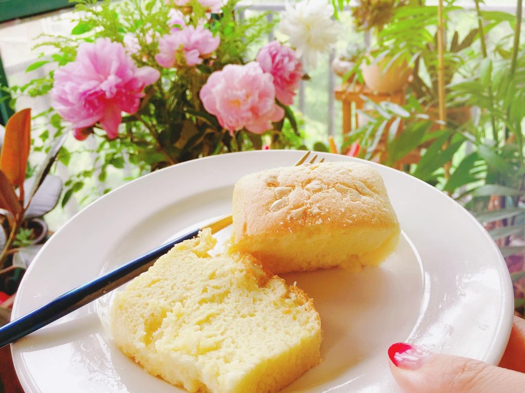 夜里的小黑做的椰浆蛋糕