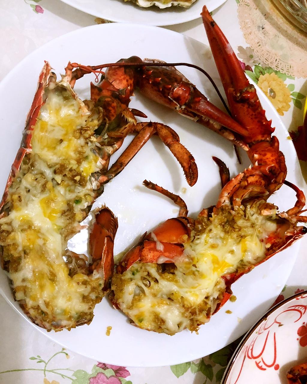 蒜蓉芝士焗波士顿龙虾