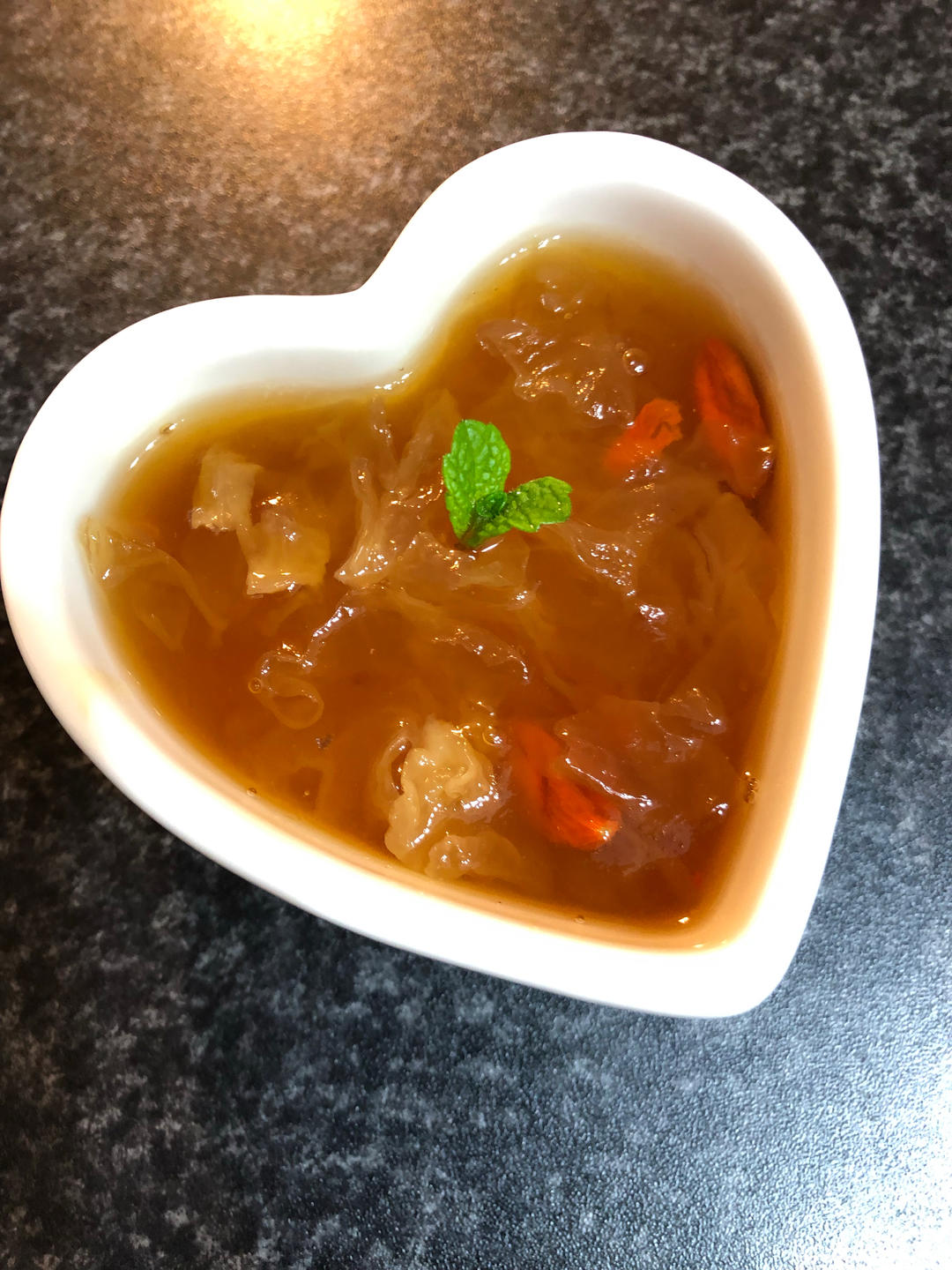 桃胶雪燕银耳冻