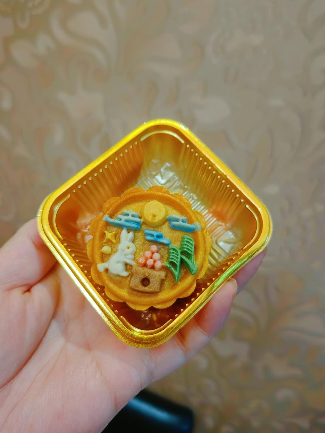 广式月饼—蛋黄芝麻月饼