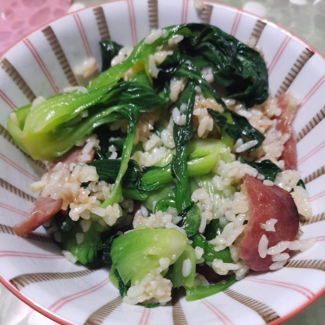 广式腊味煲仔饭