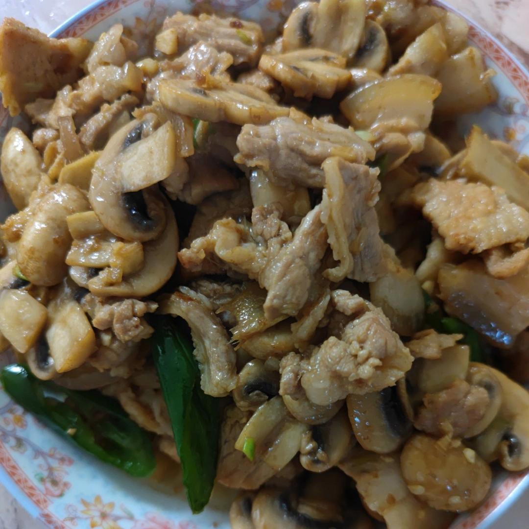 口蘑炒肉片