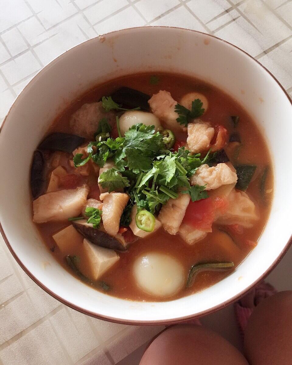 番茄锅酸汤龙利鱼