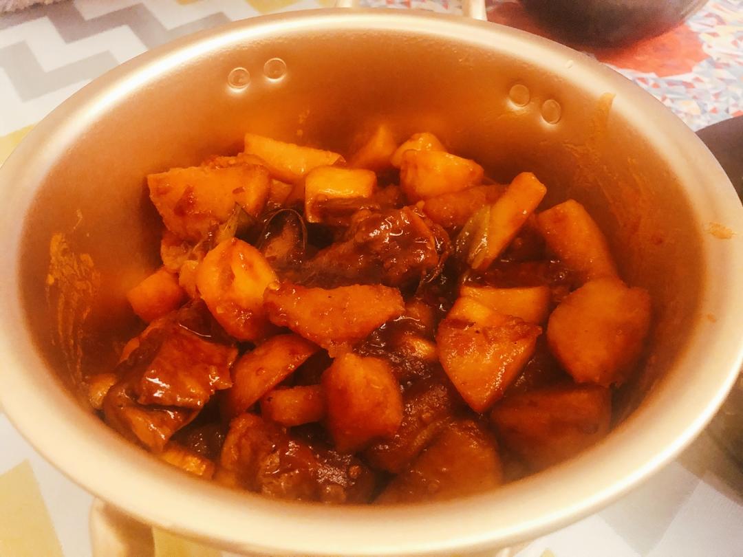 川味土豆烧排骨