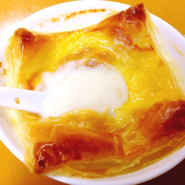 奶油蘑菇酥皮汤