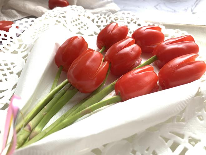 郁金香花开朵朵--小番茄版的做法