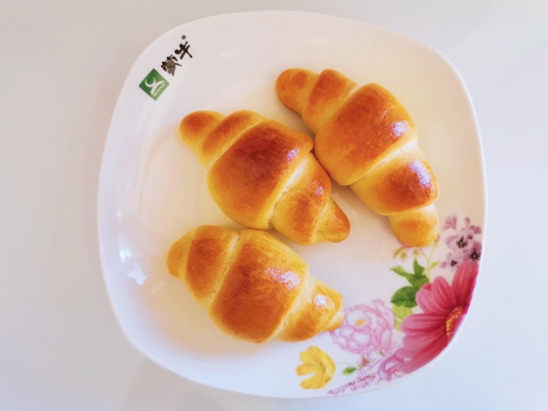 零基础手揉出膜面包房蜂蜜奶油卷全攻略/阿猪烘焙视频