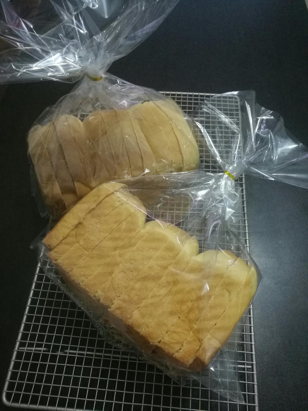 牛奶吐司