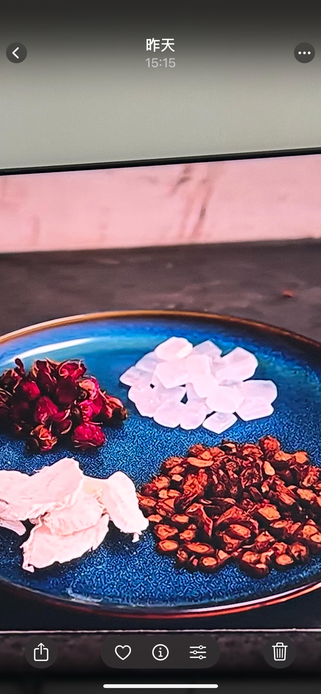 通——葛根丹参玫瑰花粥和葛根山楂菊花茶