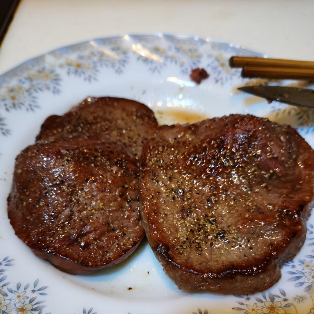 好吃到哭的煎牛排