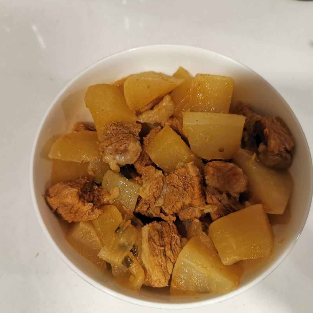 电饭锅版～萝卜炖牛腩