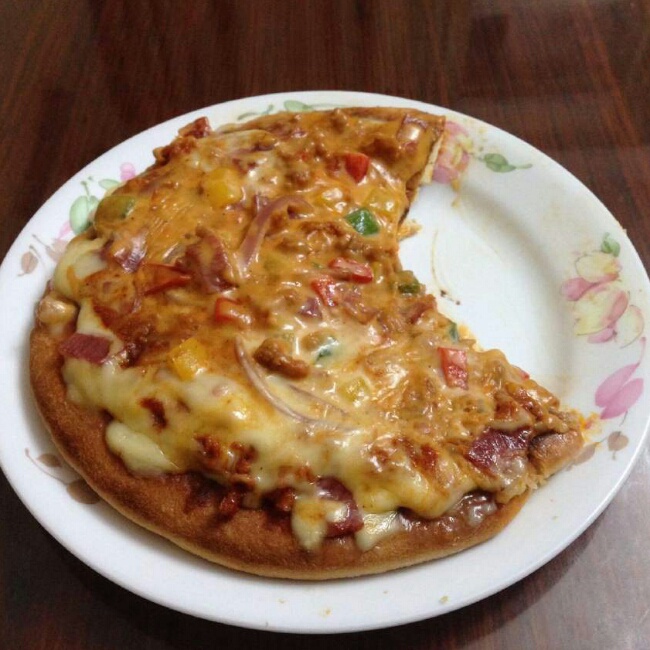 平底锅脆底香肠披萨