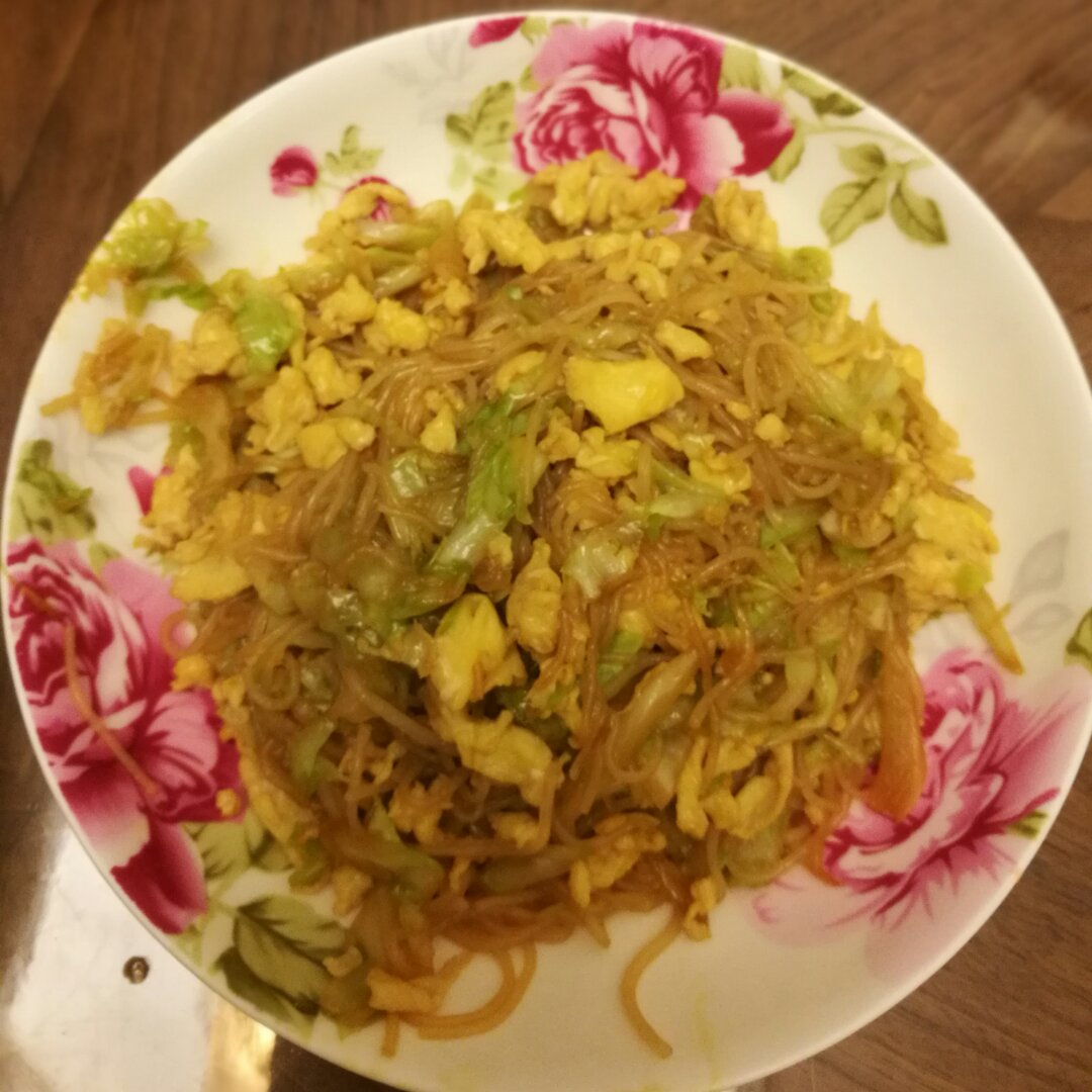 包菜粉丝炒鸡蛋