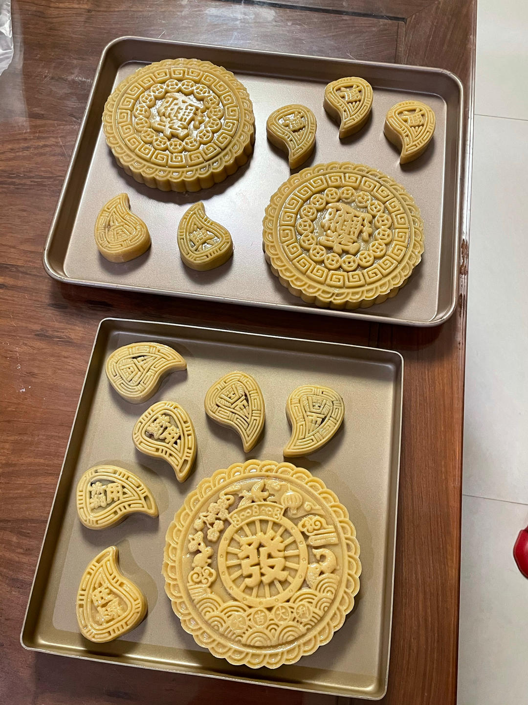 黑金大月饼