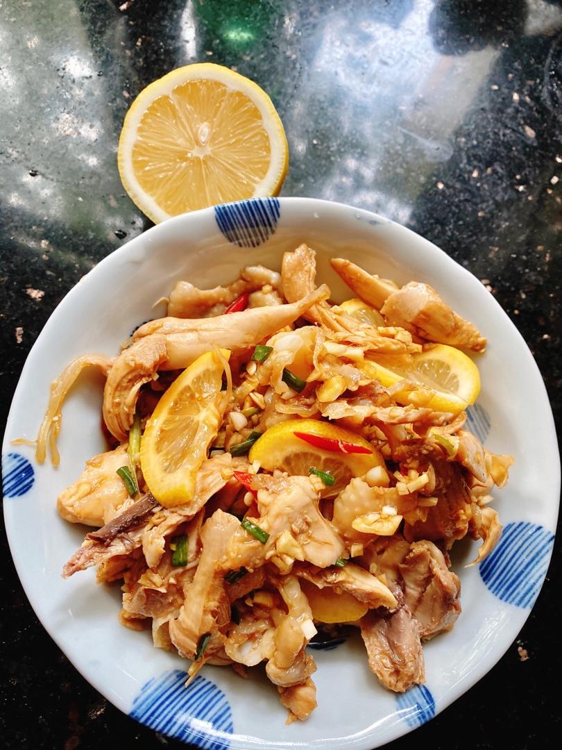 凉拌手撕鸡腿