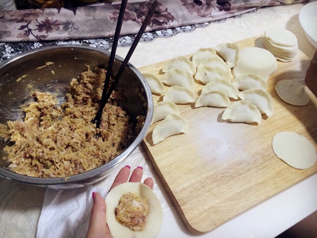 酸菜猪肉饺子（很嫩很多汁！）