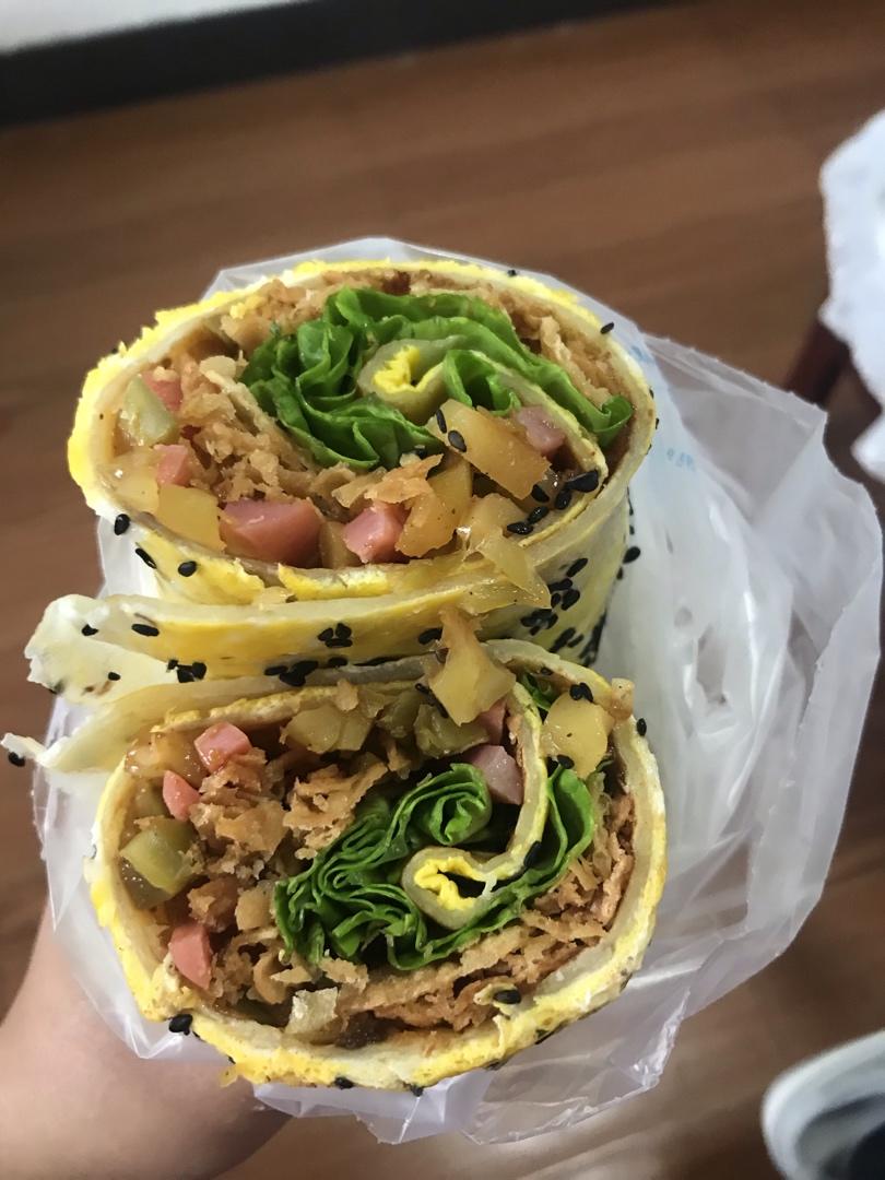 家庭版煎饼果子---快手健康早餐，利用家里现有材料