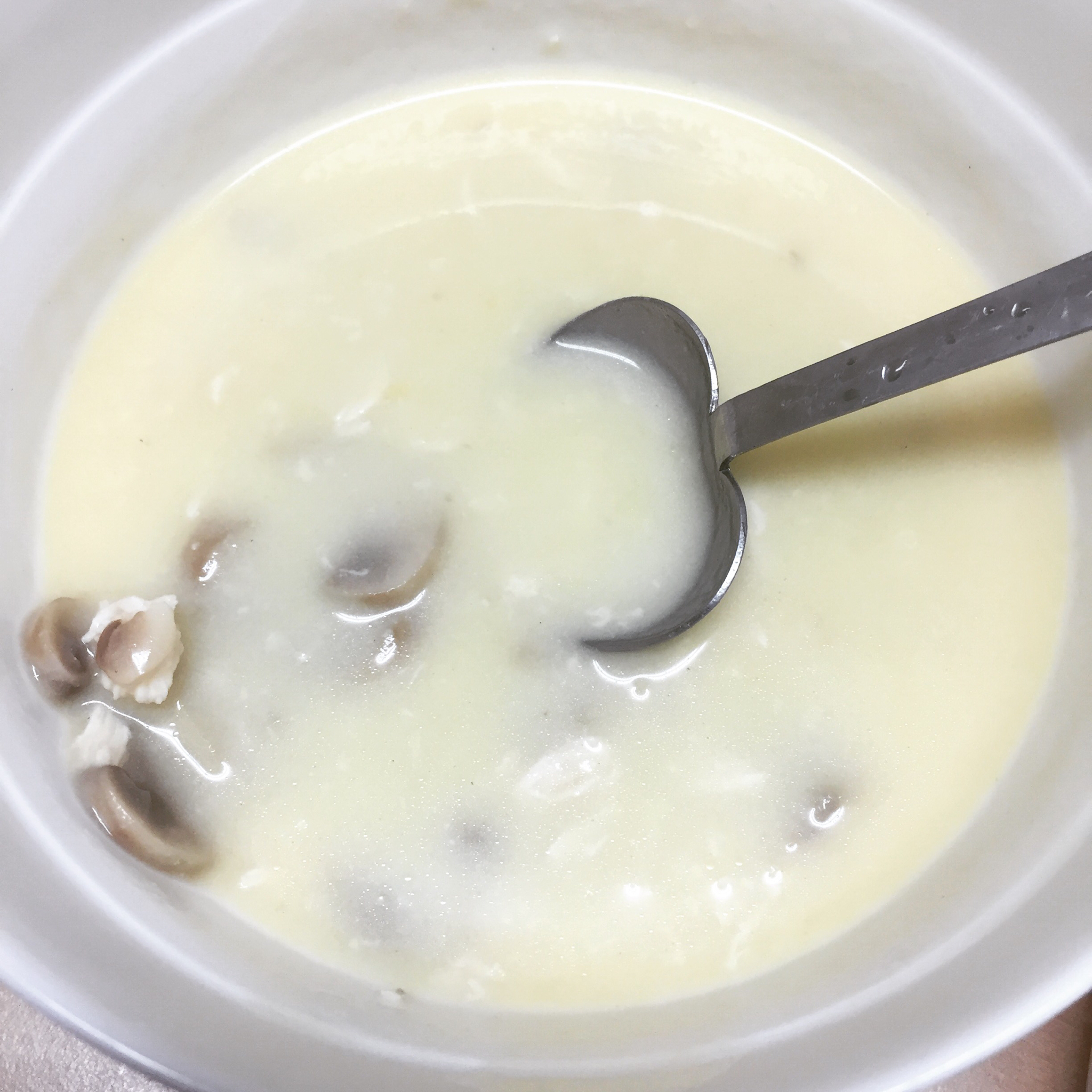 奶油蘑菇鸡茸汤