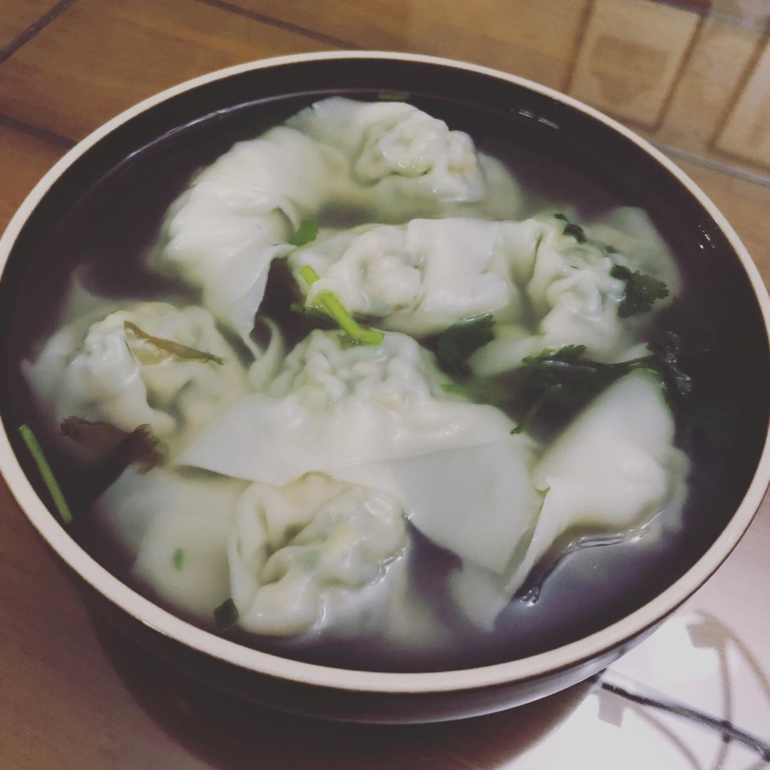 馄饨浇汤