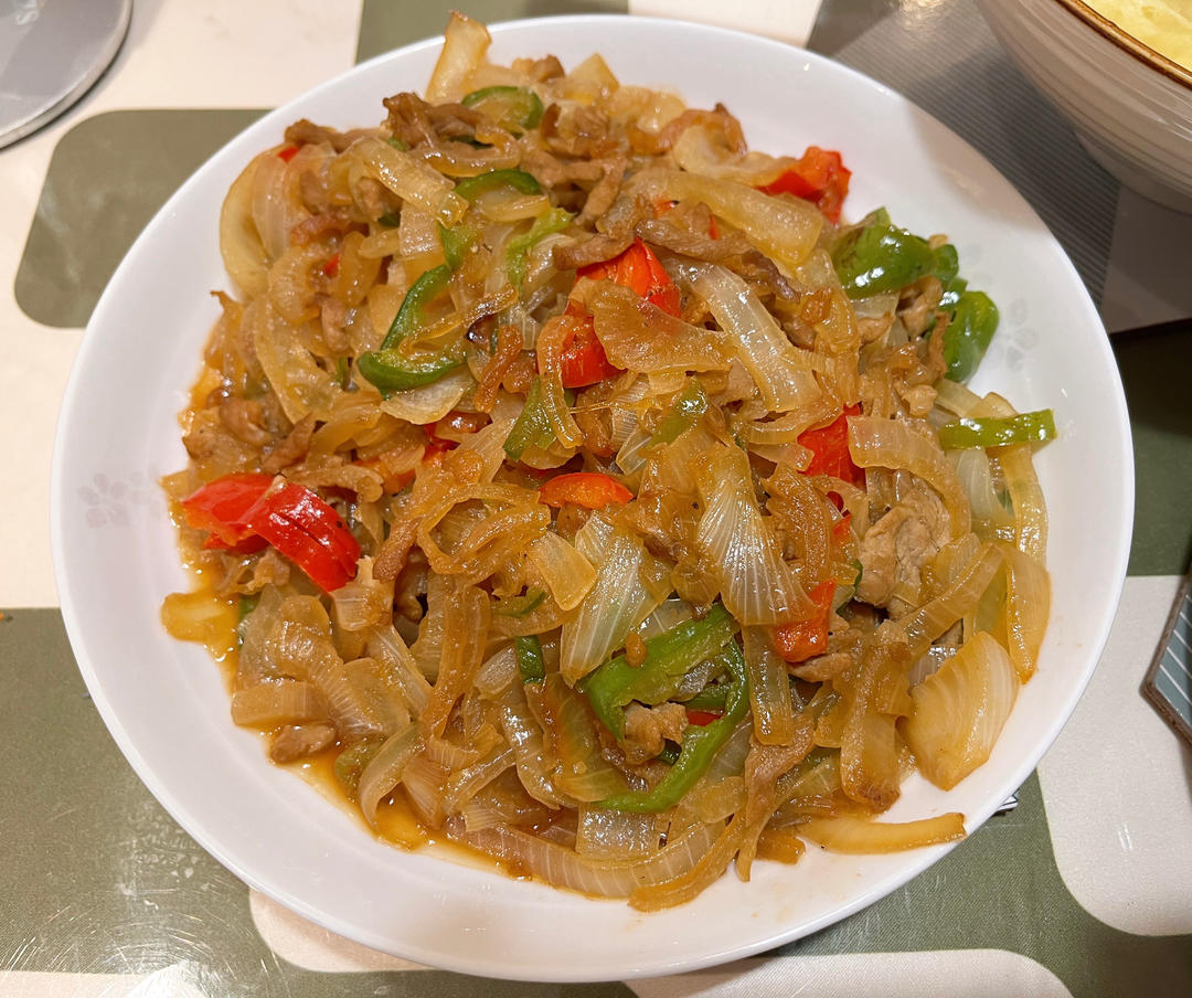 色香味俱全的洋葱炒肉