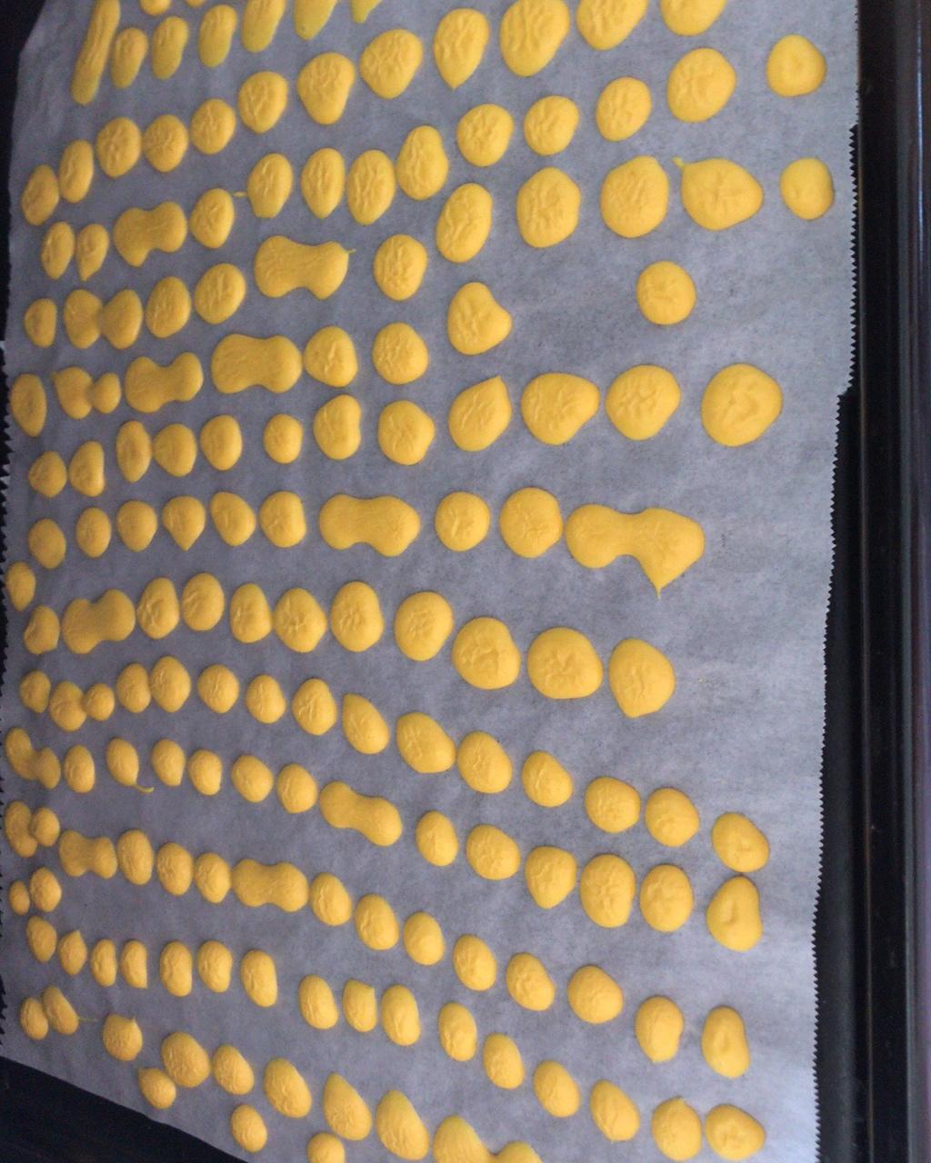 入口即化的无添加蛋黄溶豆