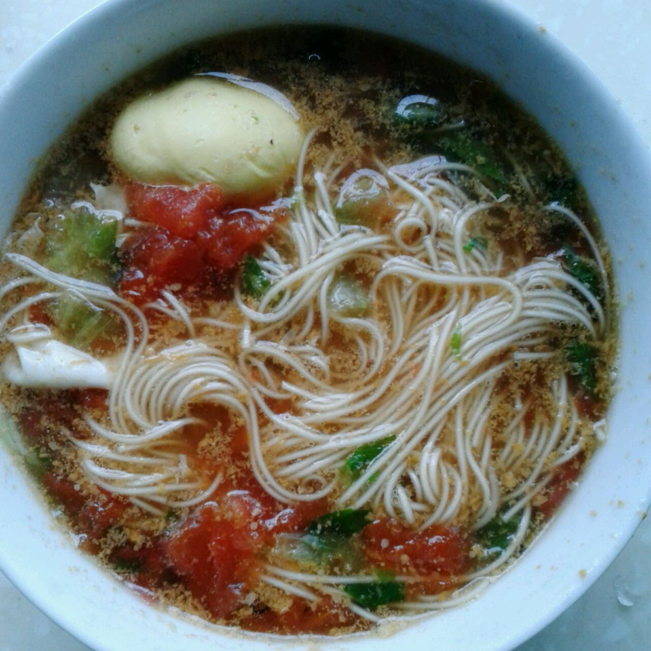怡婼寂做的最家常的普通汤面西红柿鸡蛋龙须面