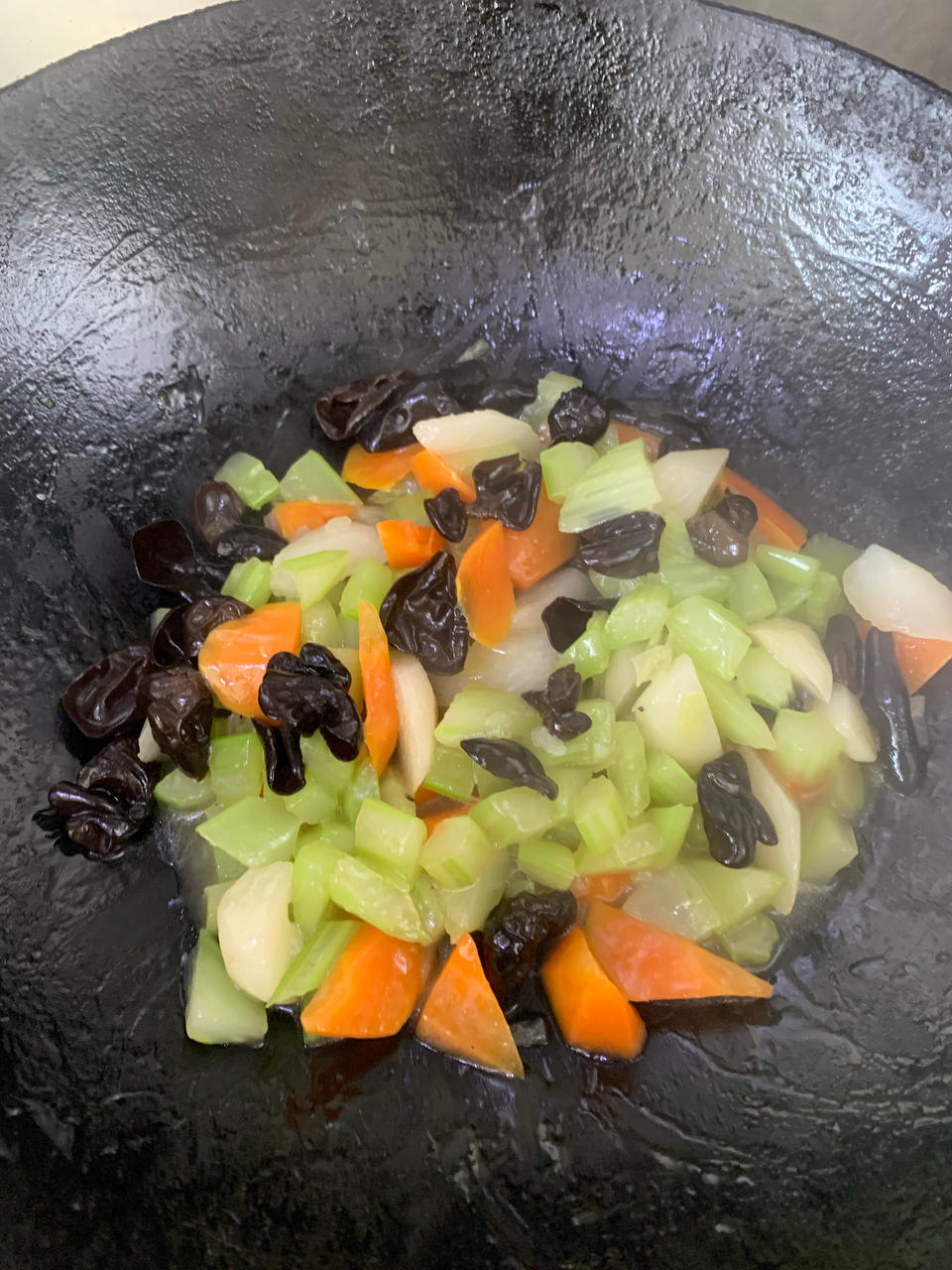 颜色漂亮的清淡快手小炒菜，纯素菜【西芹山药木耳胡萝卜】低卡路里，减肥菜
