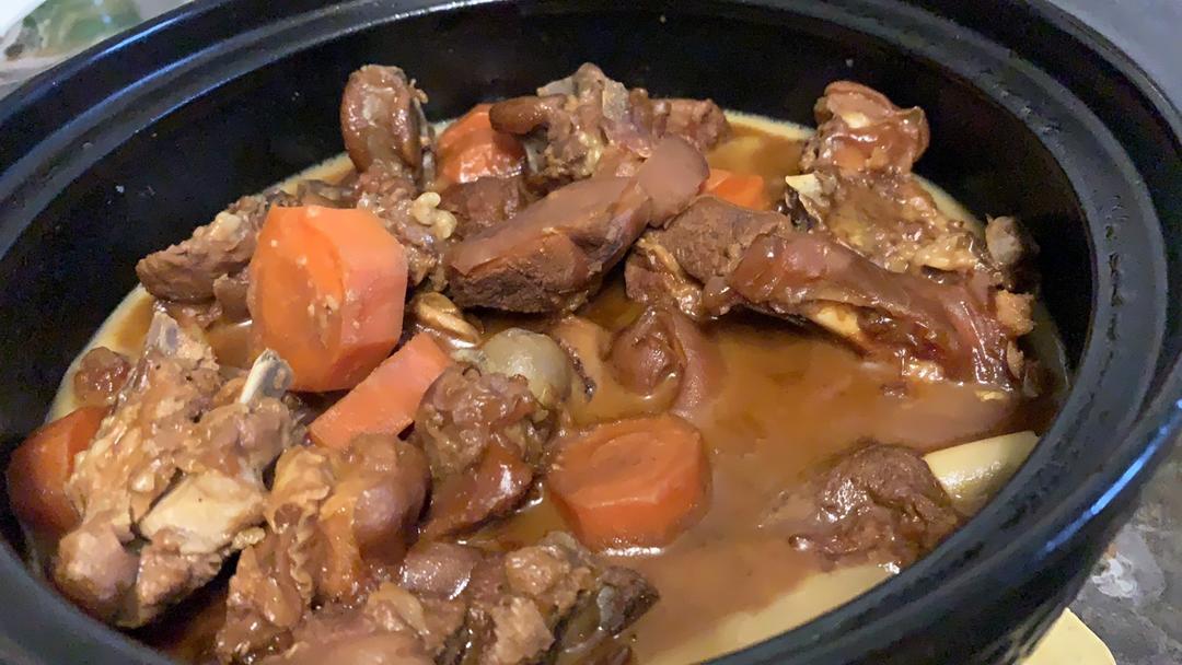 暖身广式羊肉煲