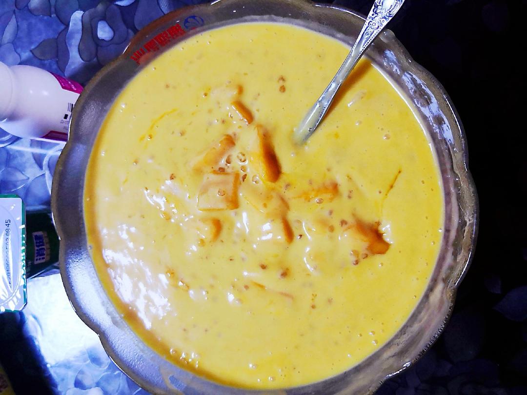 芋圆芒果椰汁西米露