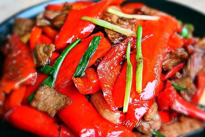 大红辣椒炒肉的做法