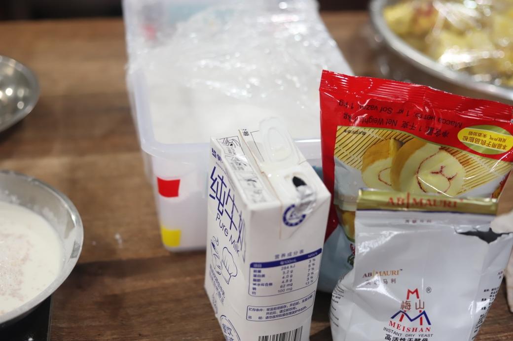 纯奶手撕吐司的做法 步骤1