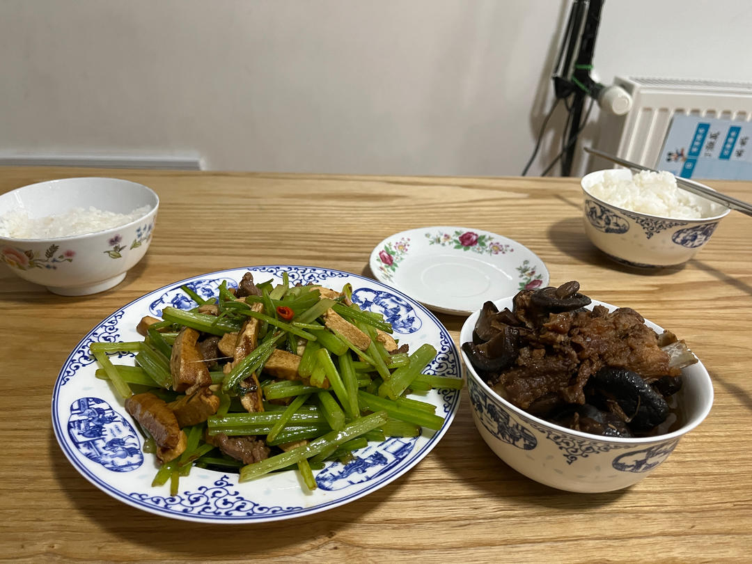 芹菜炒肉