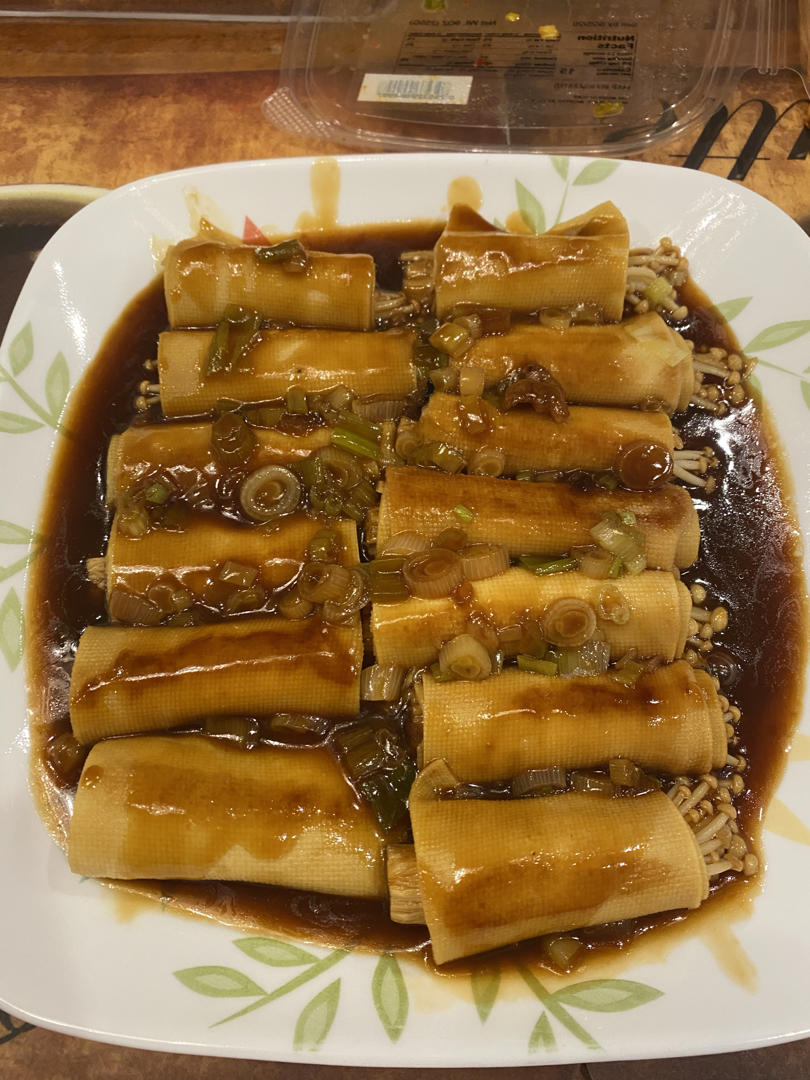 金针菇豆皮卷