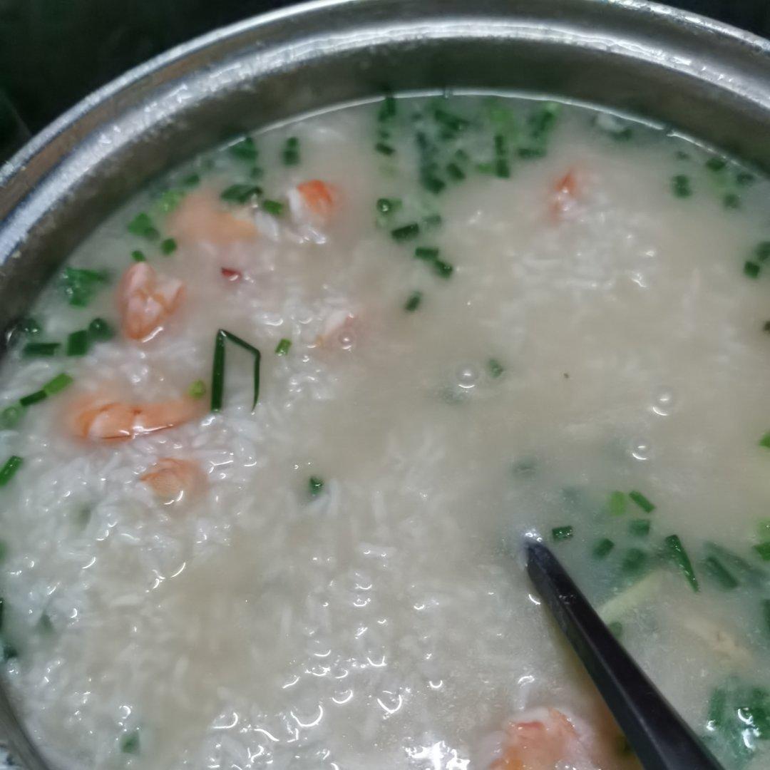 鲜虾生滚粥，深夜里的慰藉