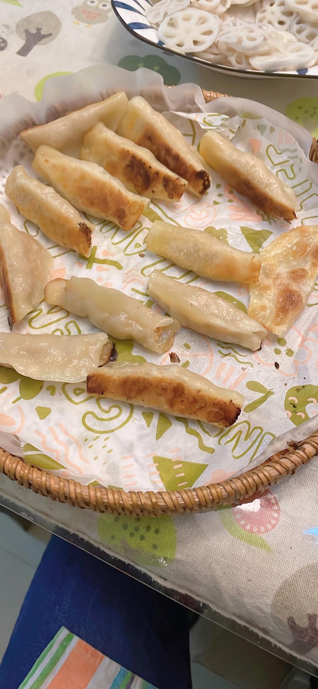 胡萝卜肉煎饺的做法 步骤7