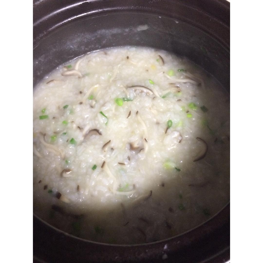 养胃早餐🤣香菇肉丝粥