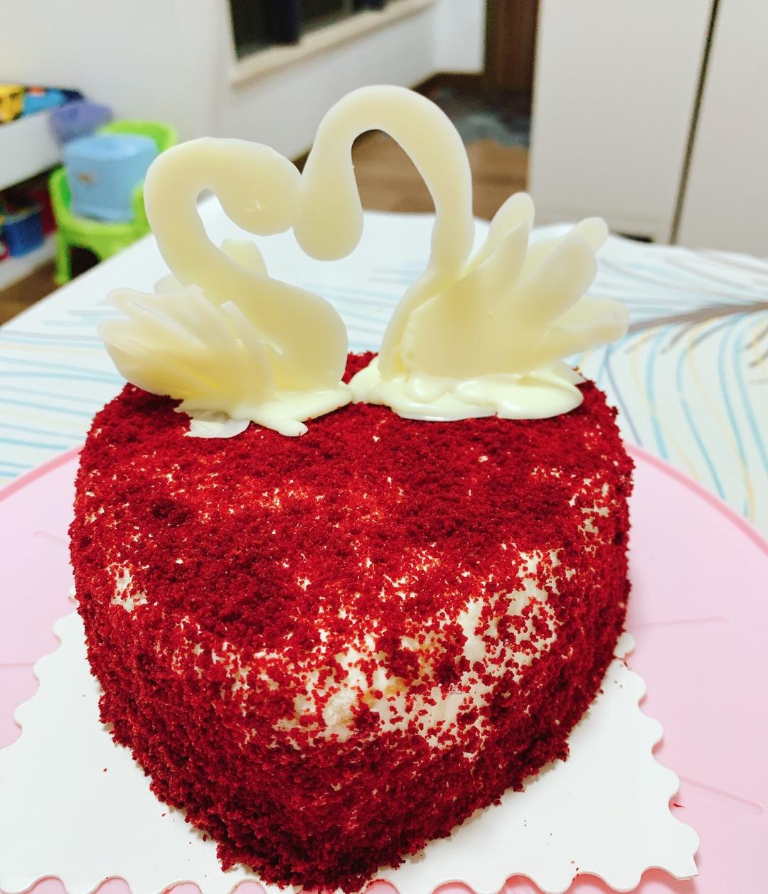 红丝绒心形蛋糕