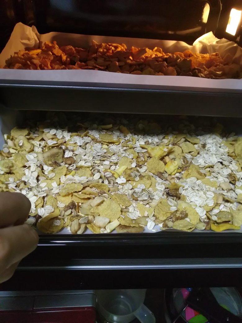暴力Granola杂烤麦片