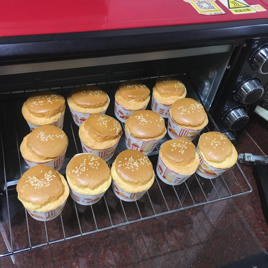 纸杯蛋糕 8寸戚风蛋糕的量