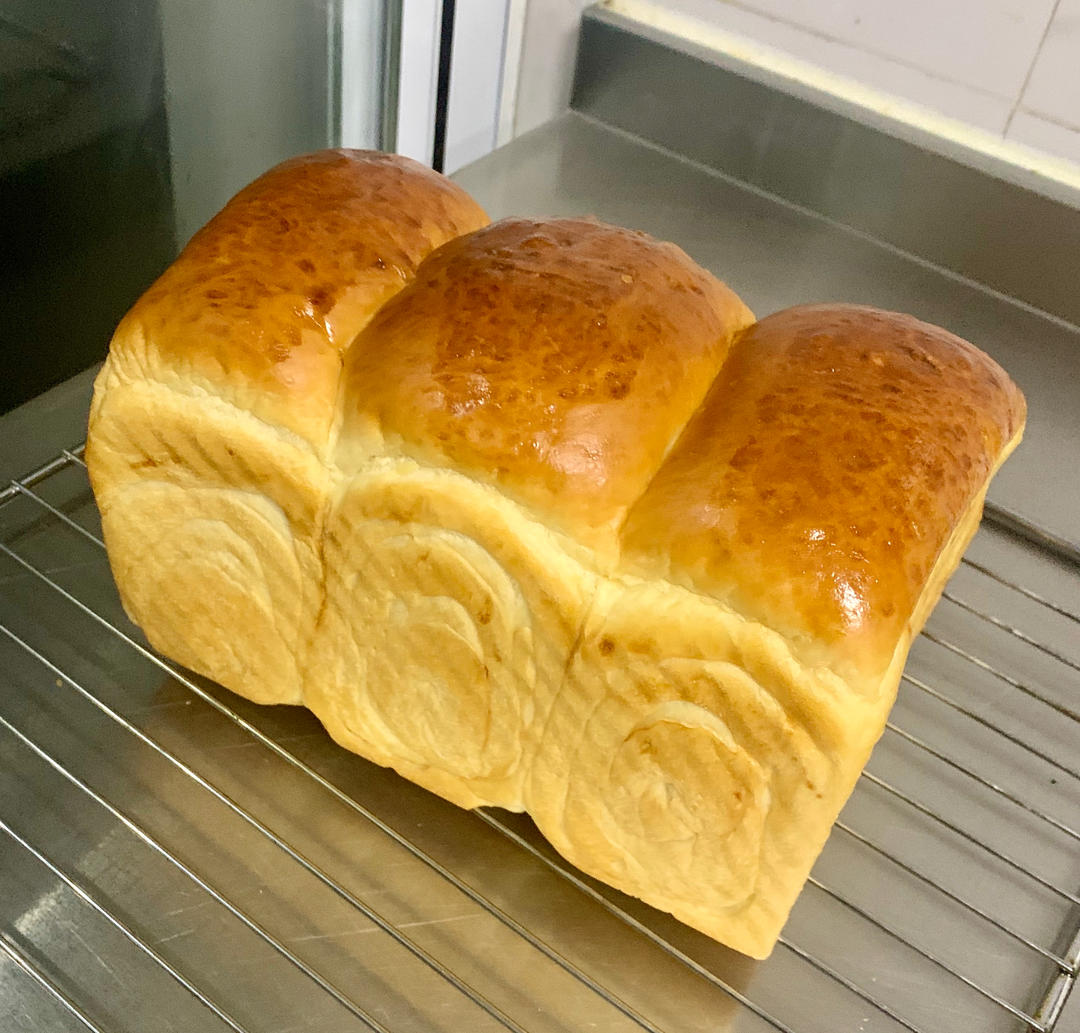 吴克己手撕炼乳吐司