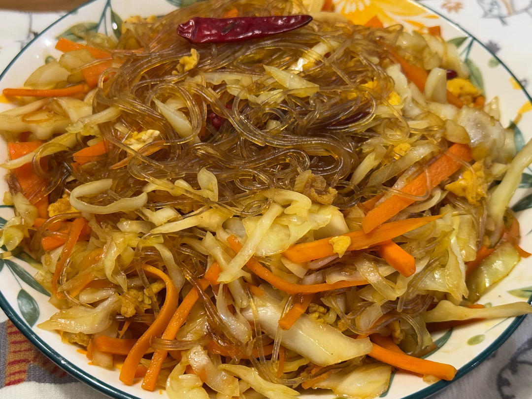 最近爱吃粉丝粉条～包菜炒粉丝