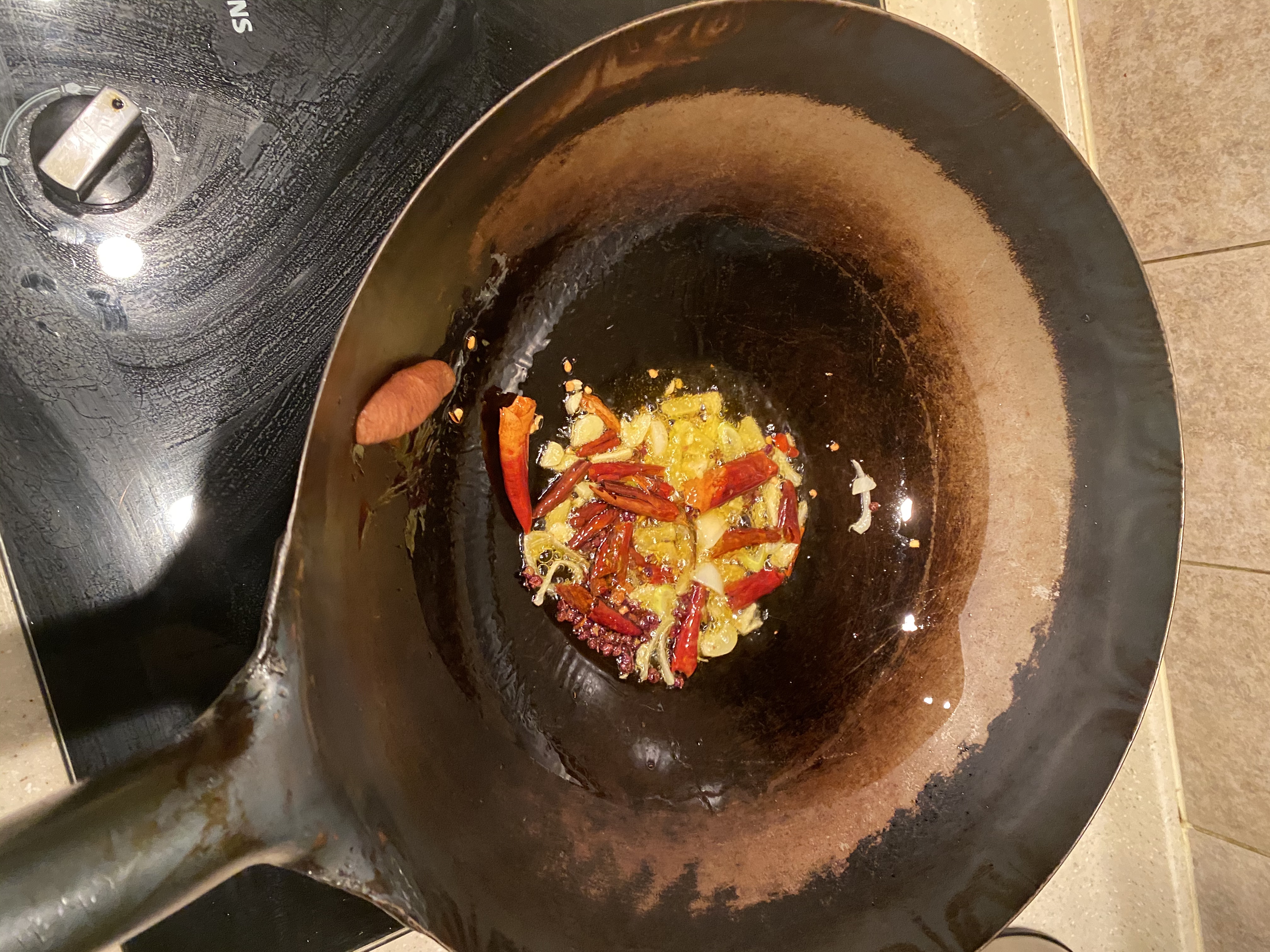 韭菜炒香菇的做法 步骤2