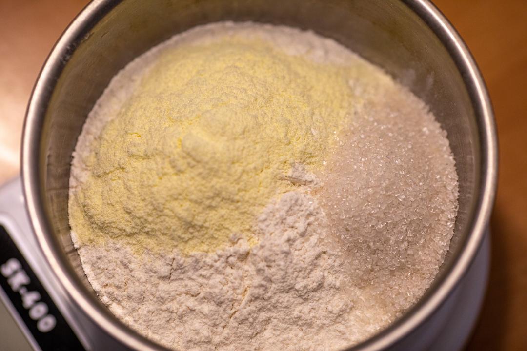 纯奶手撕吐司的做法 步骤1