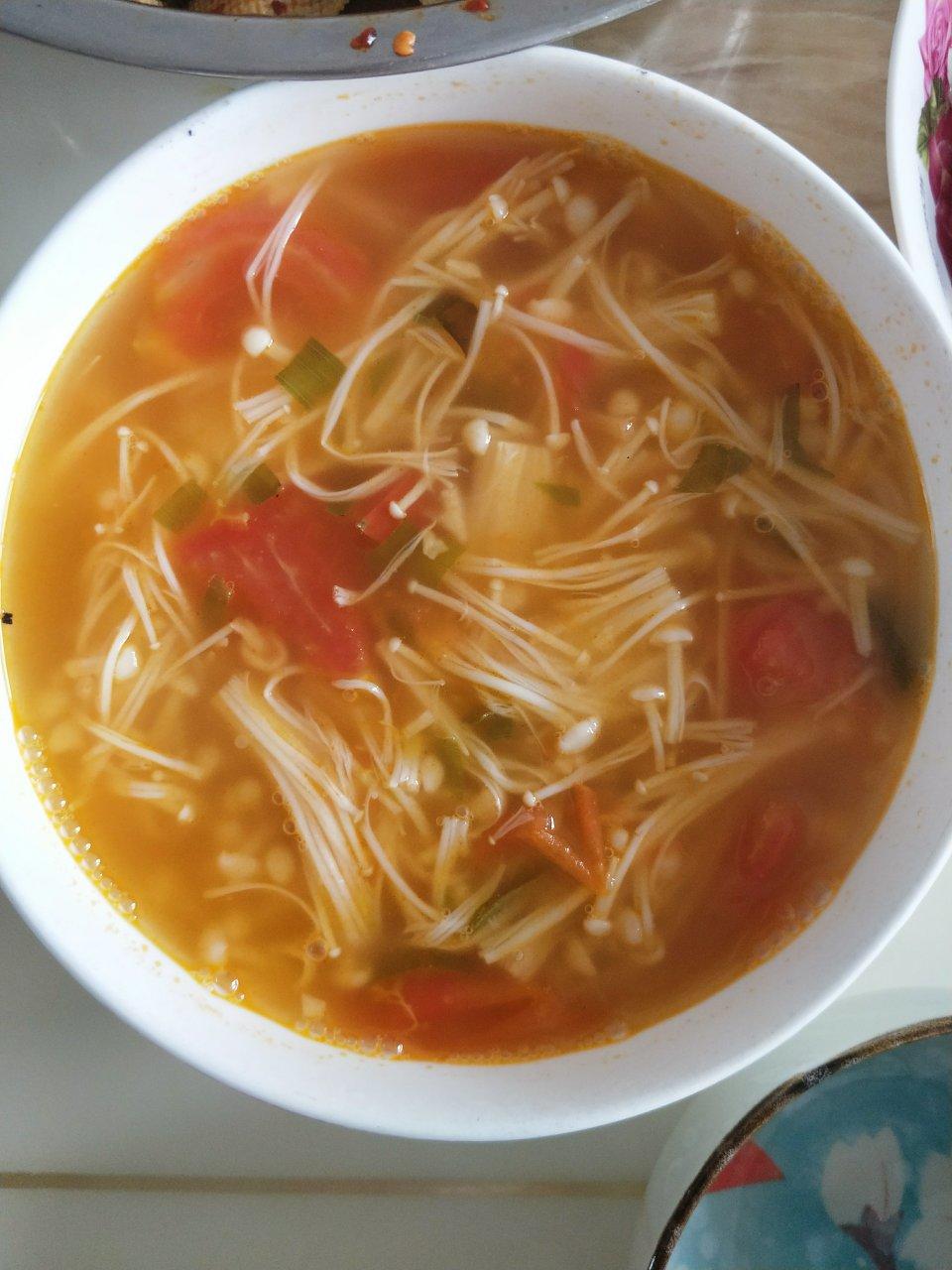 lqin做的西红柿金针菇汤