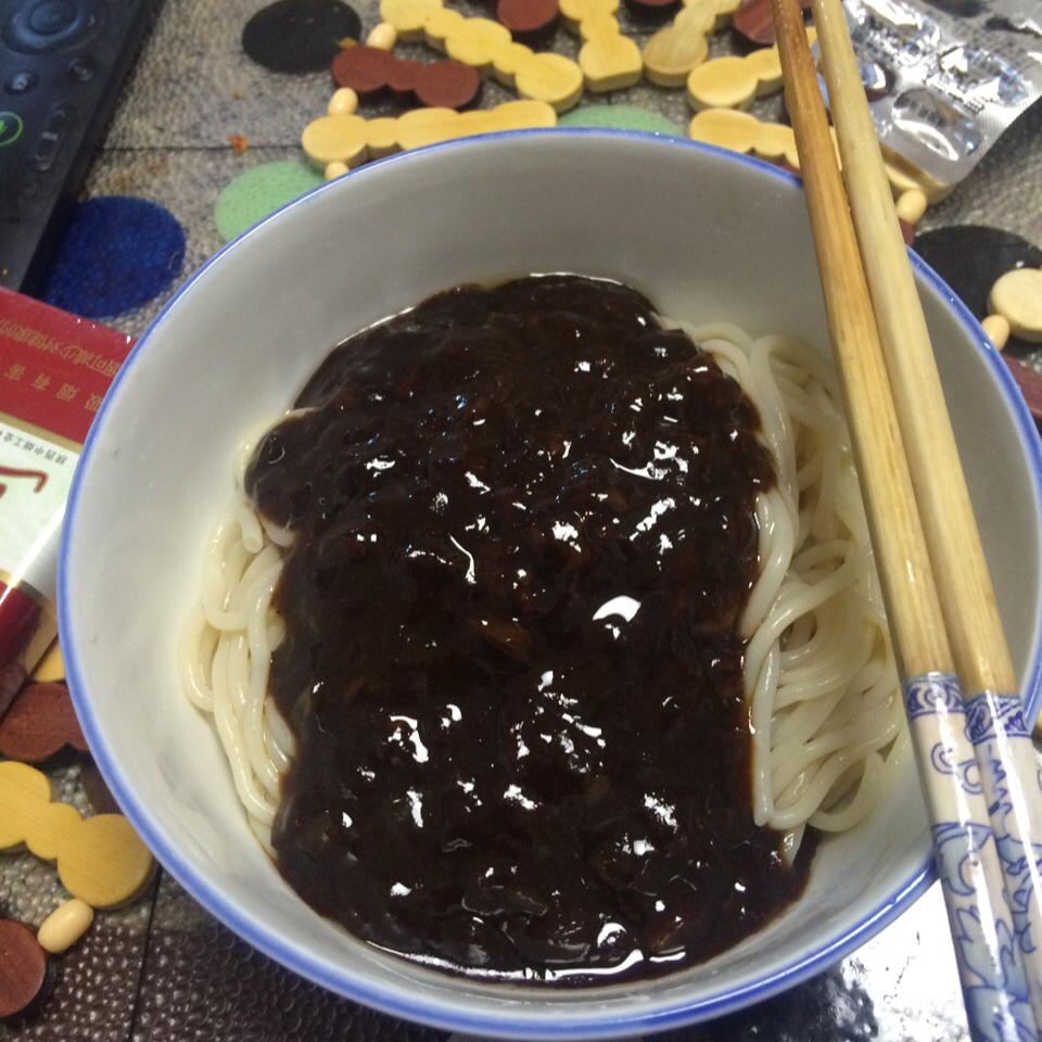 肉香素炸酱面（蛋素，植物五辛素）