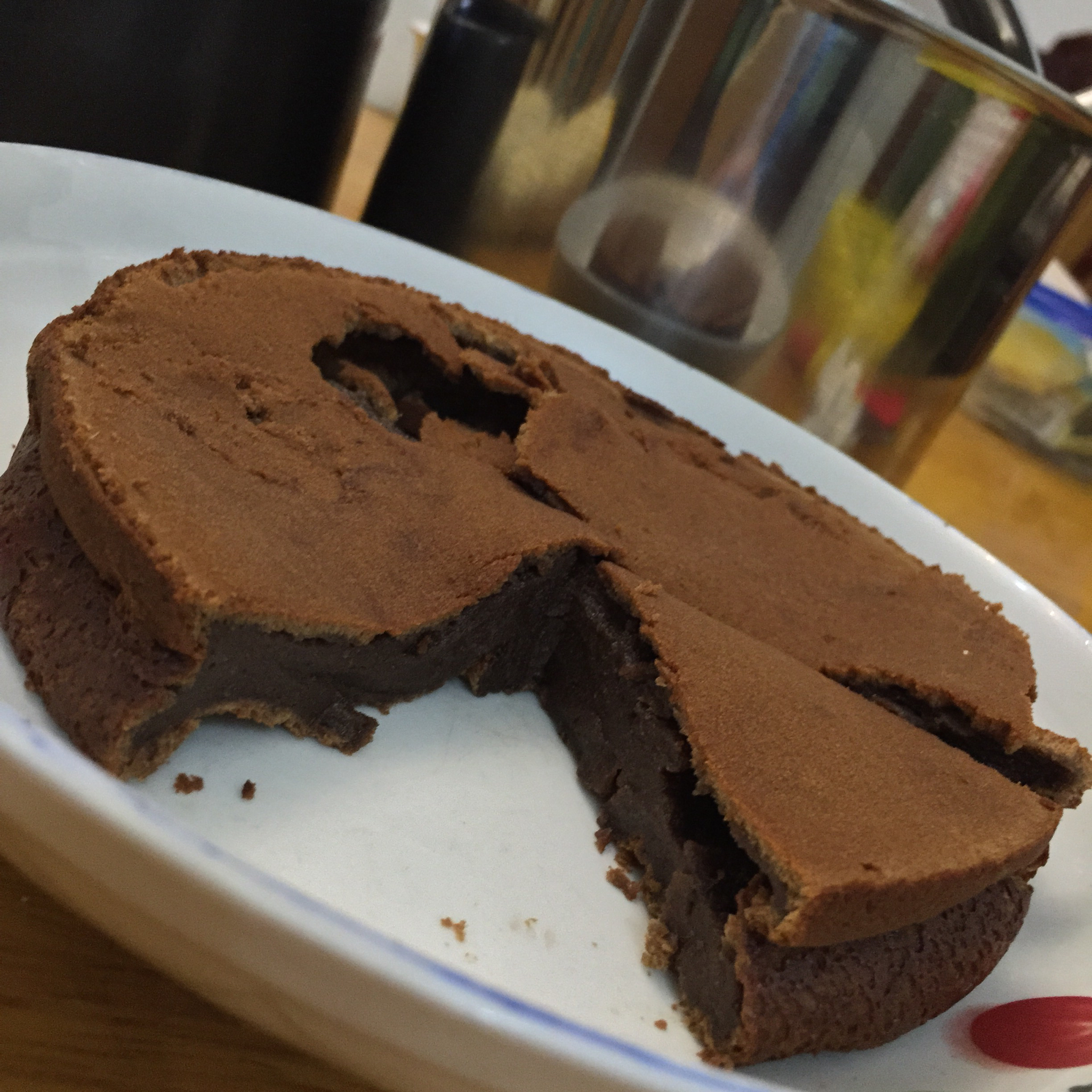 爆浆的巧克力凹蛋糕