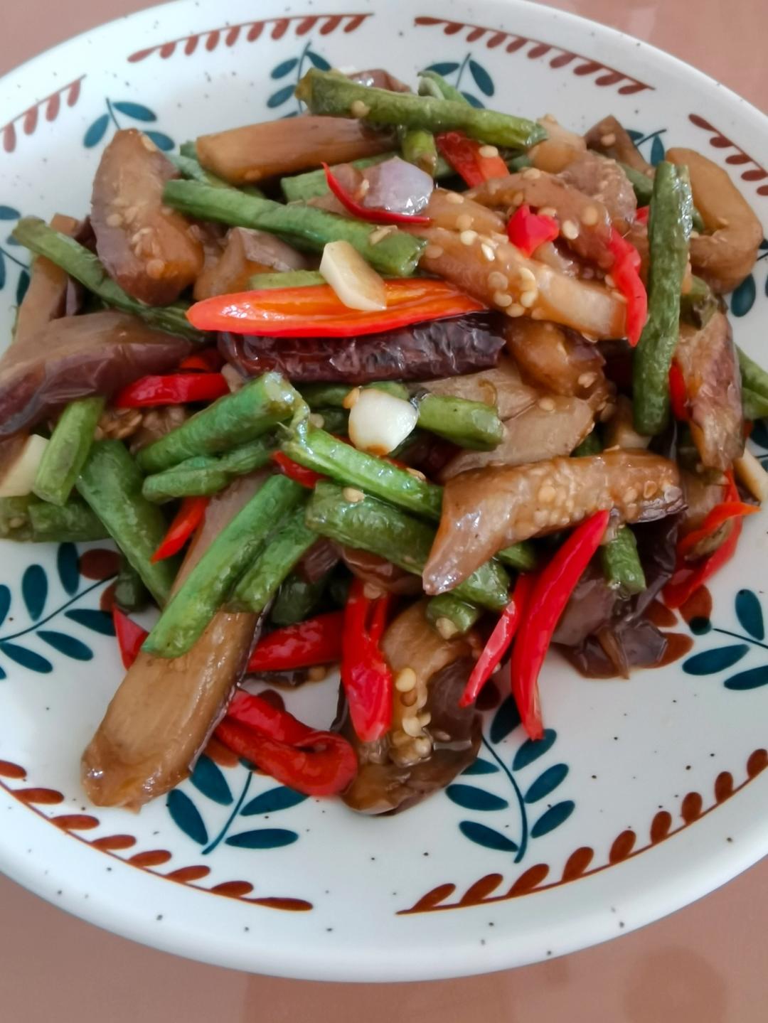 美味可口的豆角烧茄子！原来饭店都是这样做的