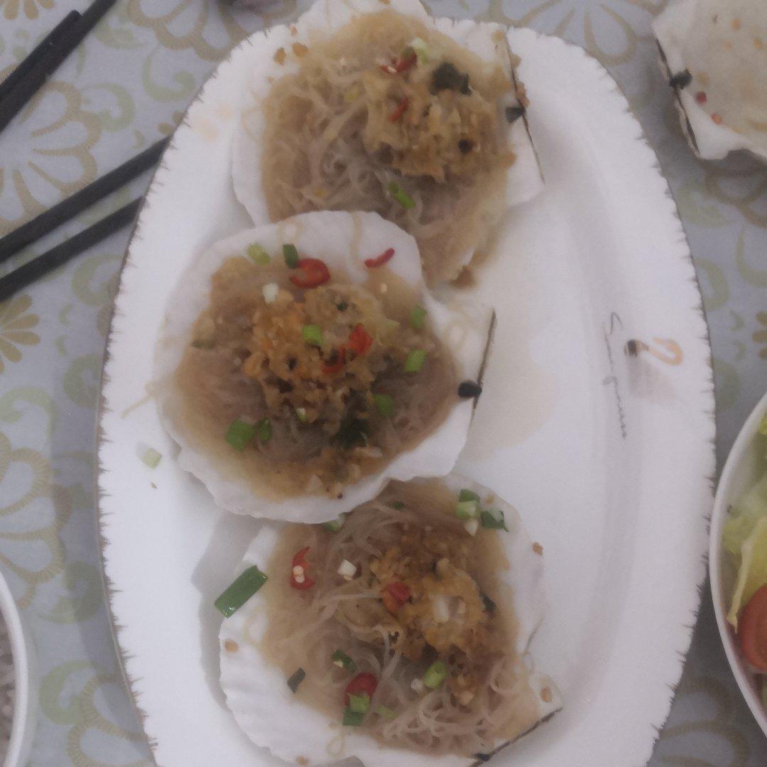 蒜蓉粉丝蒸扇贝粉丝入味有诀窍