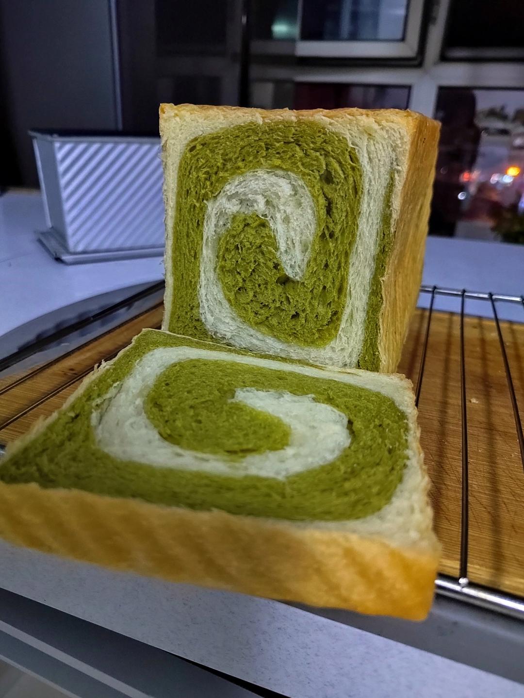 抹茶蜜豆双色吐司